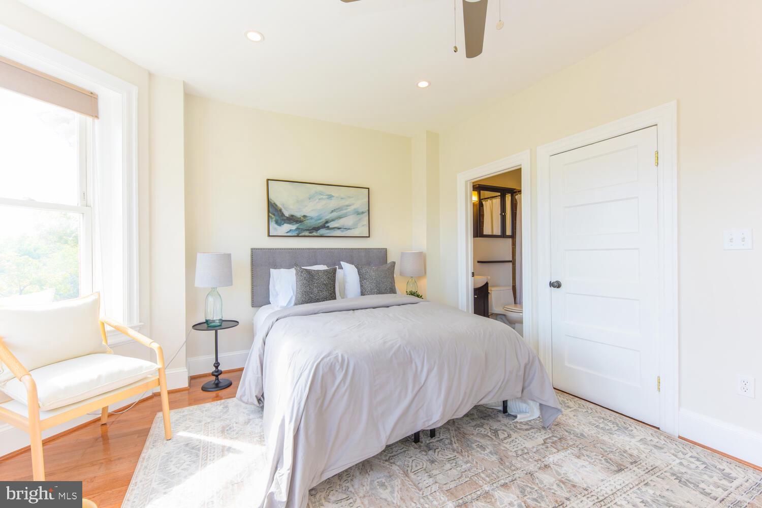 125 Randolph Place Northwest Washington, DC 20001 - Photo 15 of 51 En-Suite Bath and Walk-in Closet