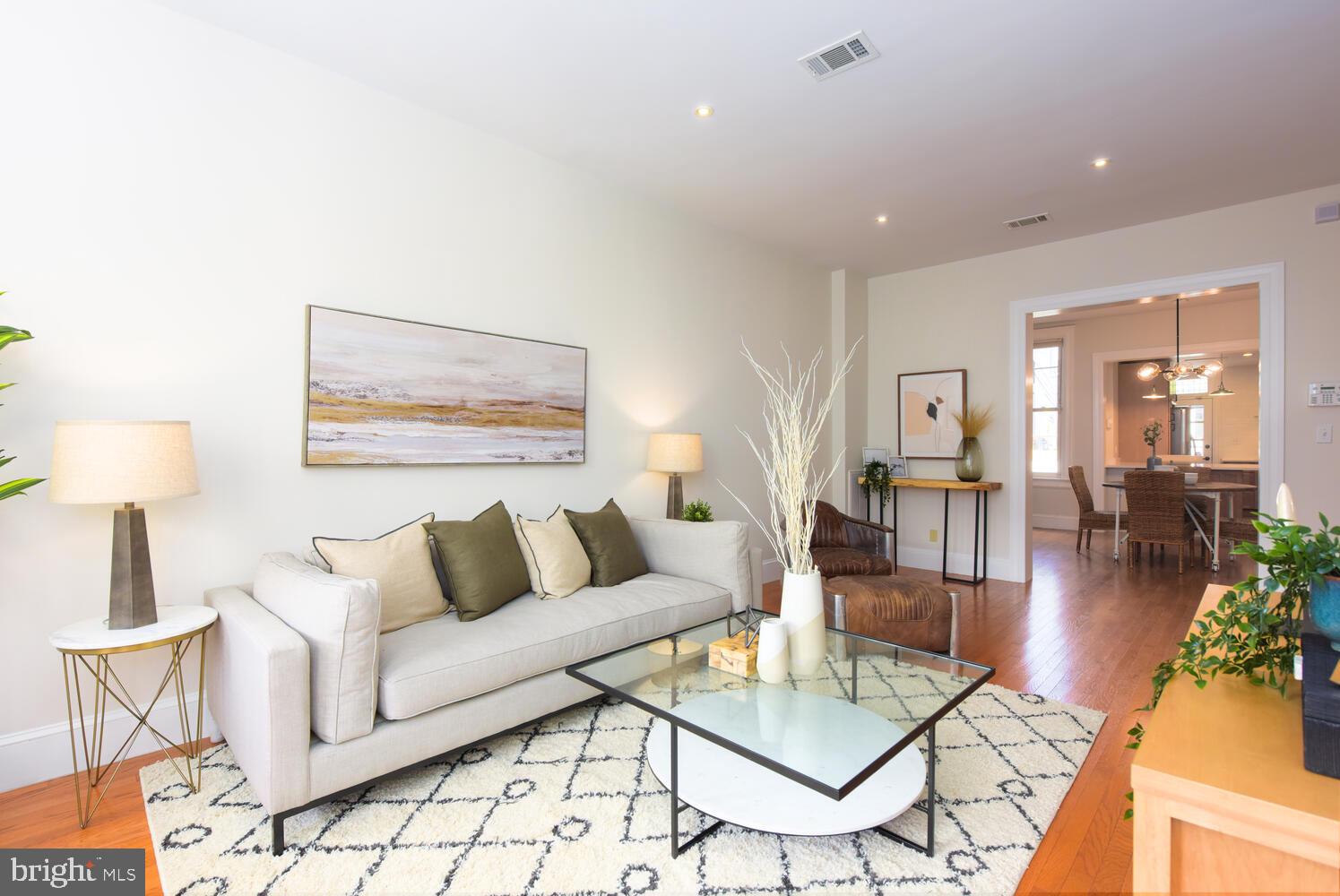 125 Randolph Place Northwest Washington, DC 20001 - Photo 3 of 51 Expansive Living Room