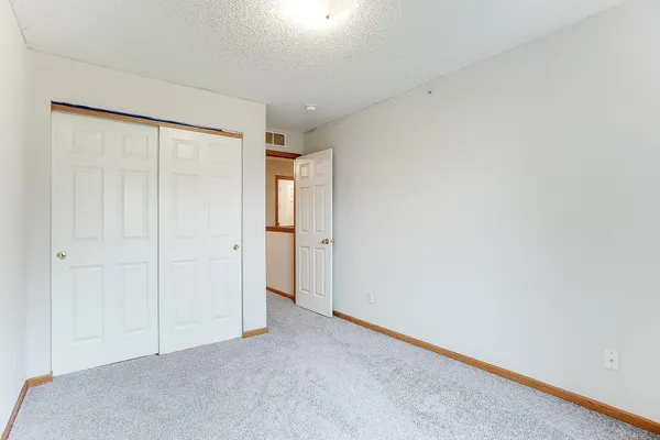 $2,295 | 5040 Holly Lane North, Unit 3, Plymouth, MN 55446