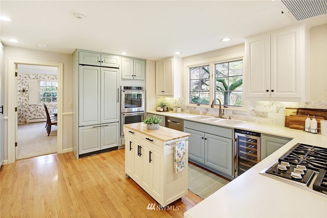 6600 Northeast Windermere Road Seattle, WA 98115 - Photo 9 of 40