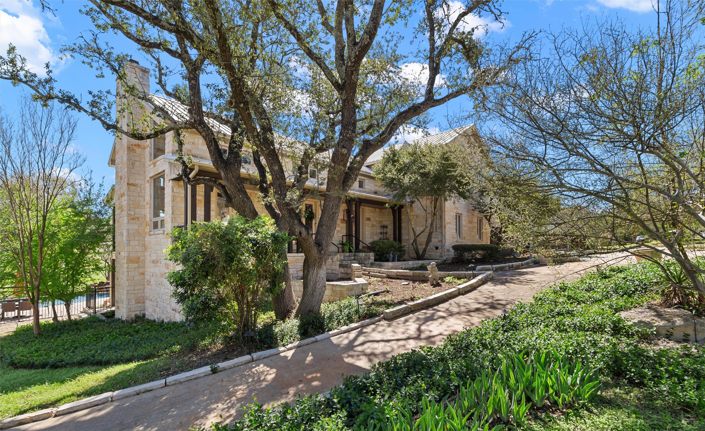 913 South Ridge Road Salado, TX 76571 - Photo 2 of 40