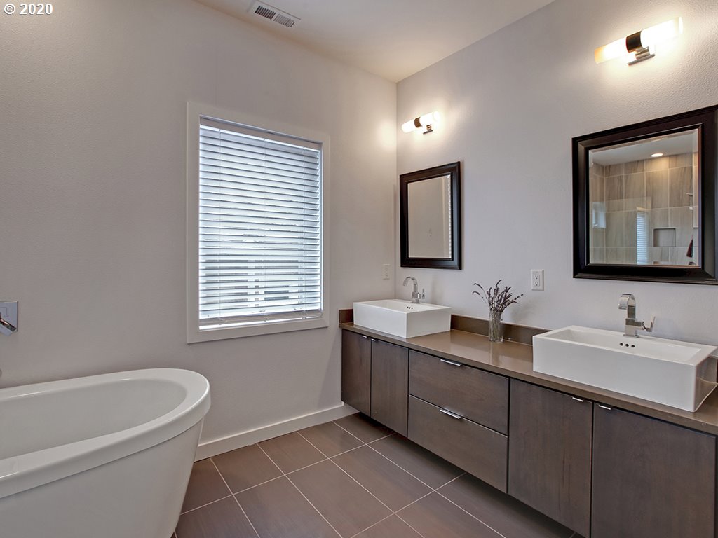 3038 Northwest Montara Loop Portland, OR 97229 - Photo 9 of 17 Gallery Image 9