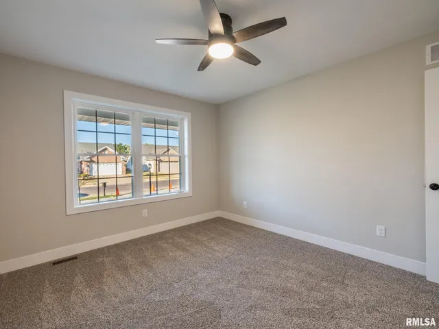 $359,900 | 3716 West Eagle Point Drive, Peoria, IL 61615