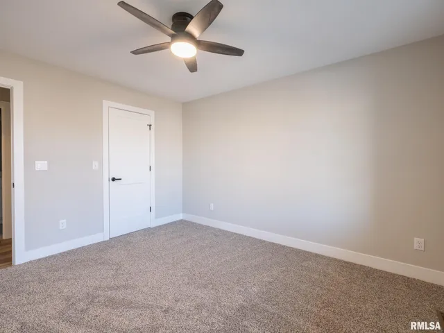 $359,900 | 3716 West Eagle Point Drive, Peoria, IL 61615