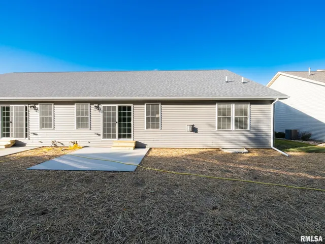 $359,900 | 3716 West Eagle Point Drive, Peoria, IL 61615