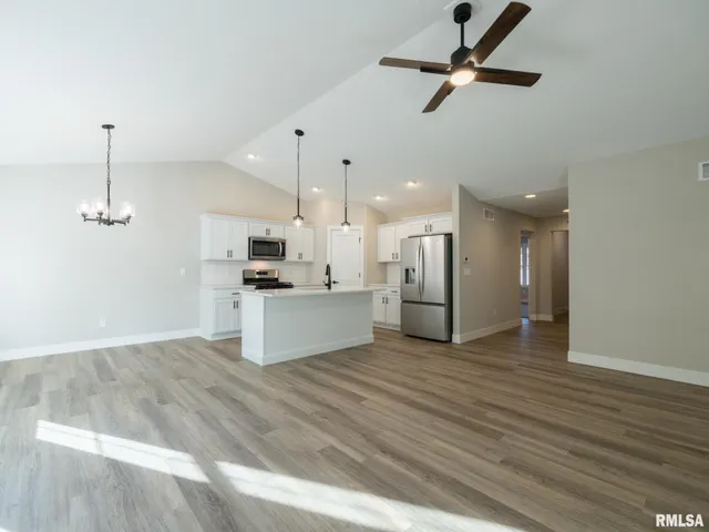 $359,900 | 3716 West Eagle Point Drive, Peoria, IL 61615