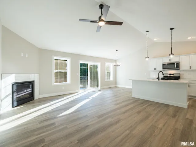 $359,900 | 3716 West Eagle Point Drive, Peoria, IL 61615