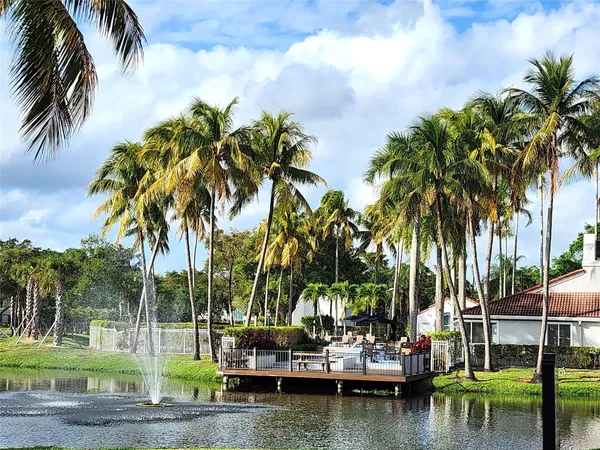 $1,665 | 651 Lyons Road, Unit 10206, Coconut Creek, FL 33063