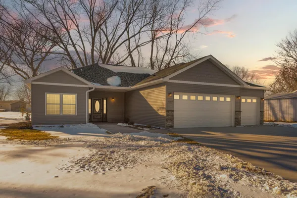 $419,900 | 2702 Park Avenue Northwest, Faribault, MN 55021