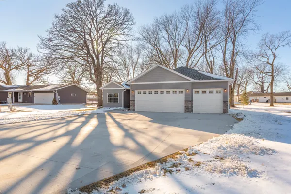 $419,900 | 2702 Park Avenue Northwest, Faribault, MN 55021
