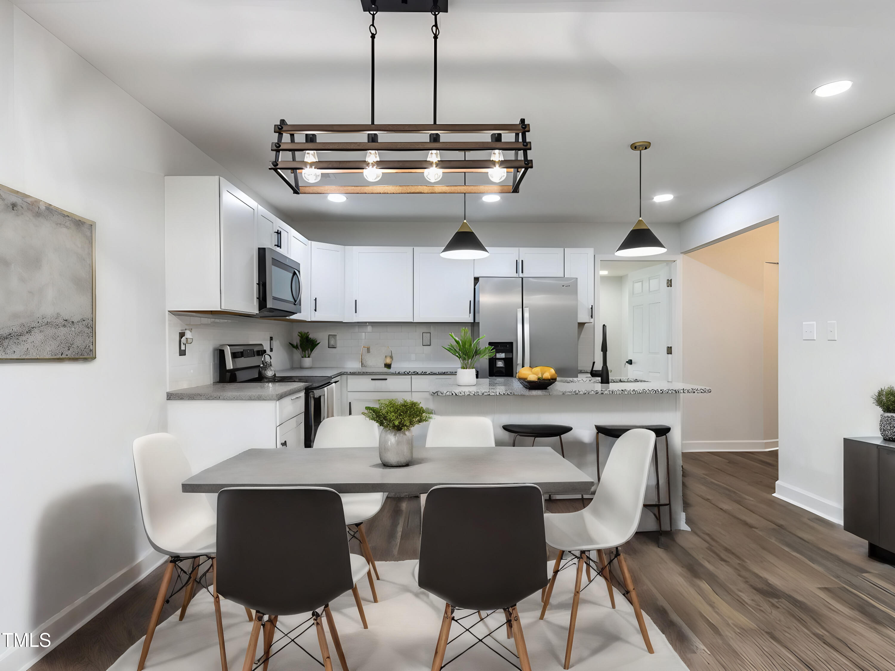 121 Clayton Street Roxboro, NC 27573 - Photo 8 of 29 Virtual Staging - 010-1280x960-dining-ro