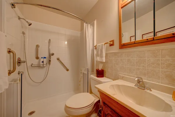 $249,900 | 1323 Maxville Road, Boonville, IN 47601