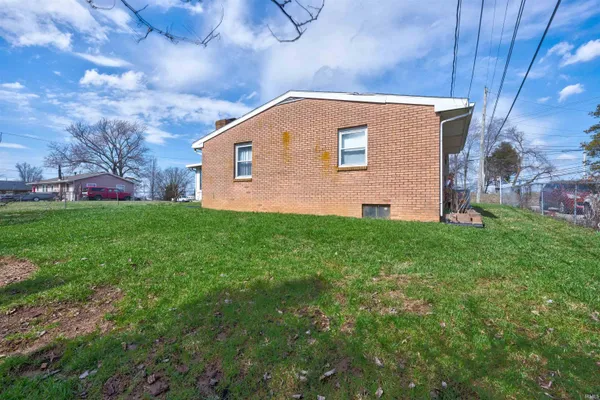 $249,900 | 1323 Maxville Road, Boonville, IN 47601