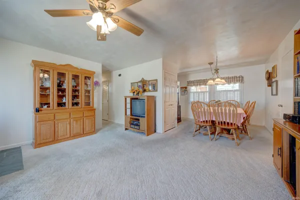 $249,900 | 1323 Maxville Road, Boonville, IN 47601