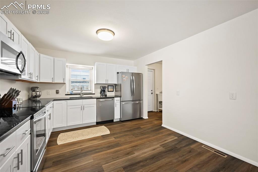 1216 Burnham Street Colorado Springs, CO 80906 - Photo 3 of 22