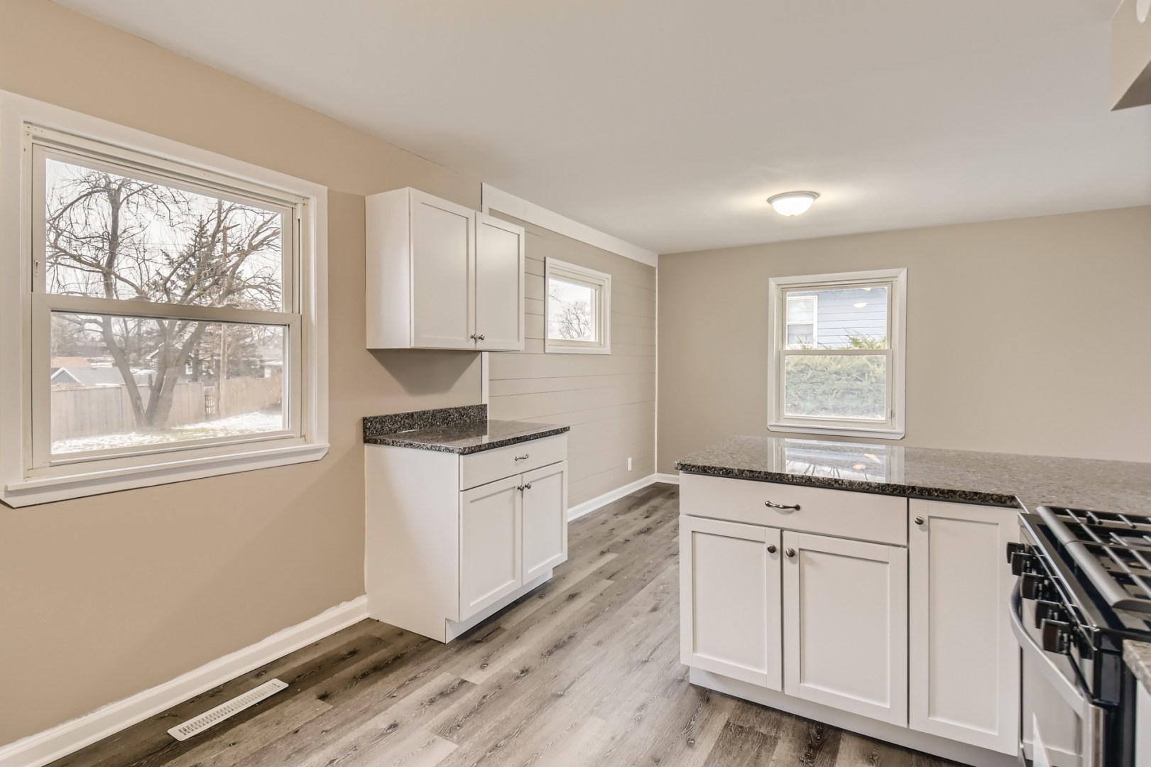 120 Roberts Road New Lenox, IL 60451 - Photo 9 of 26