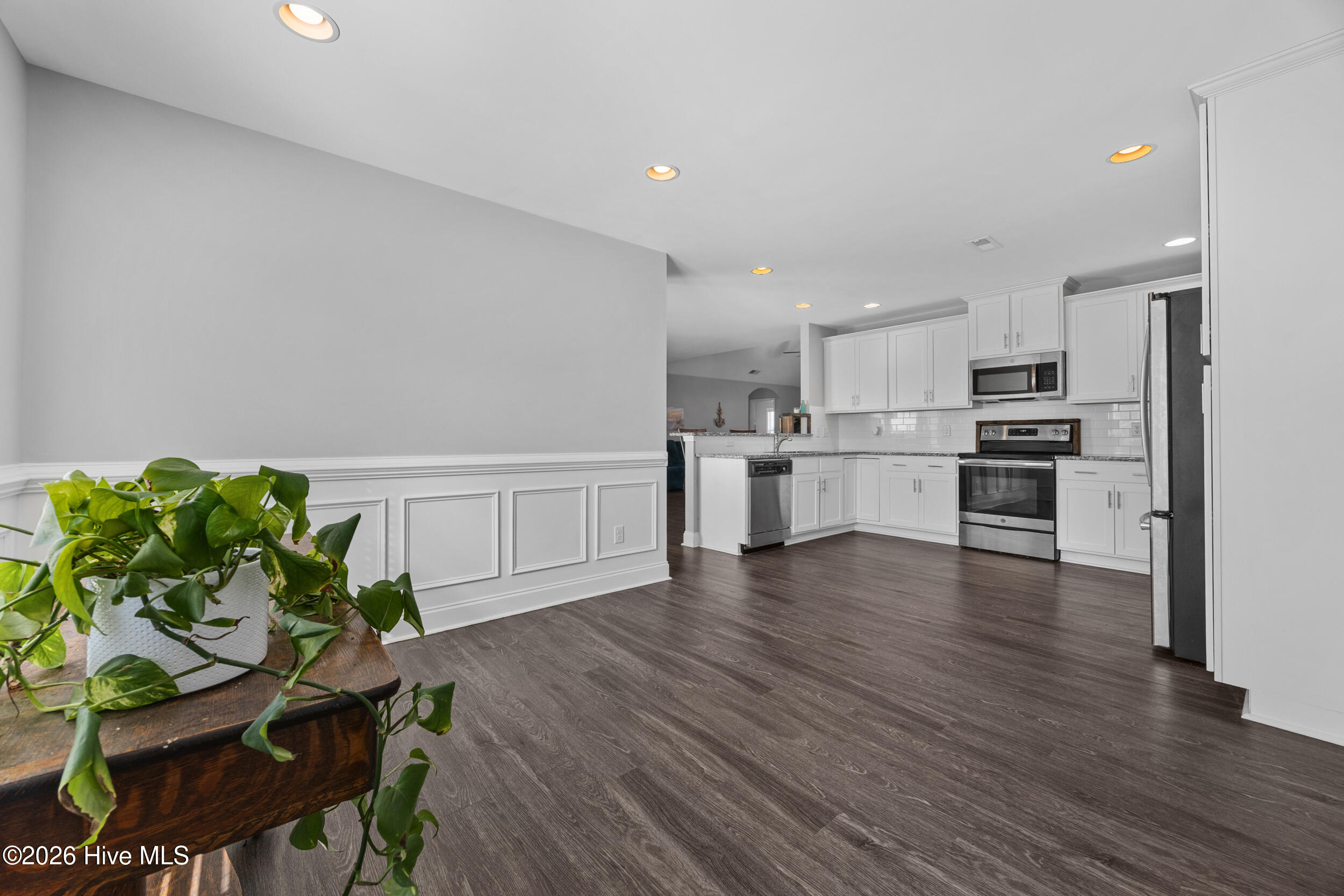 8564 Primm Forest Drive Leland, NC 28451 - Photo 12 of 28 27_dining room