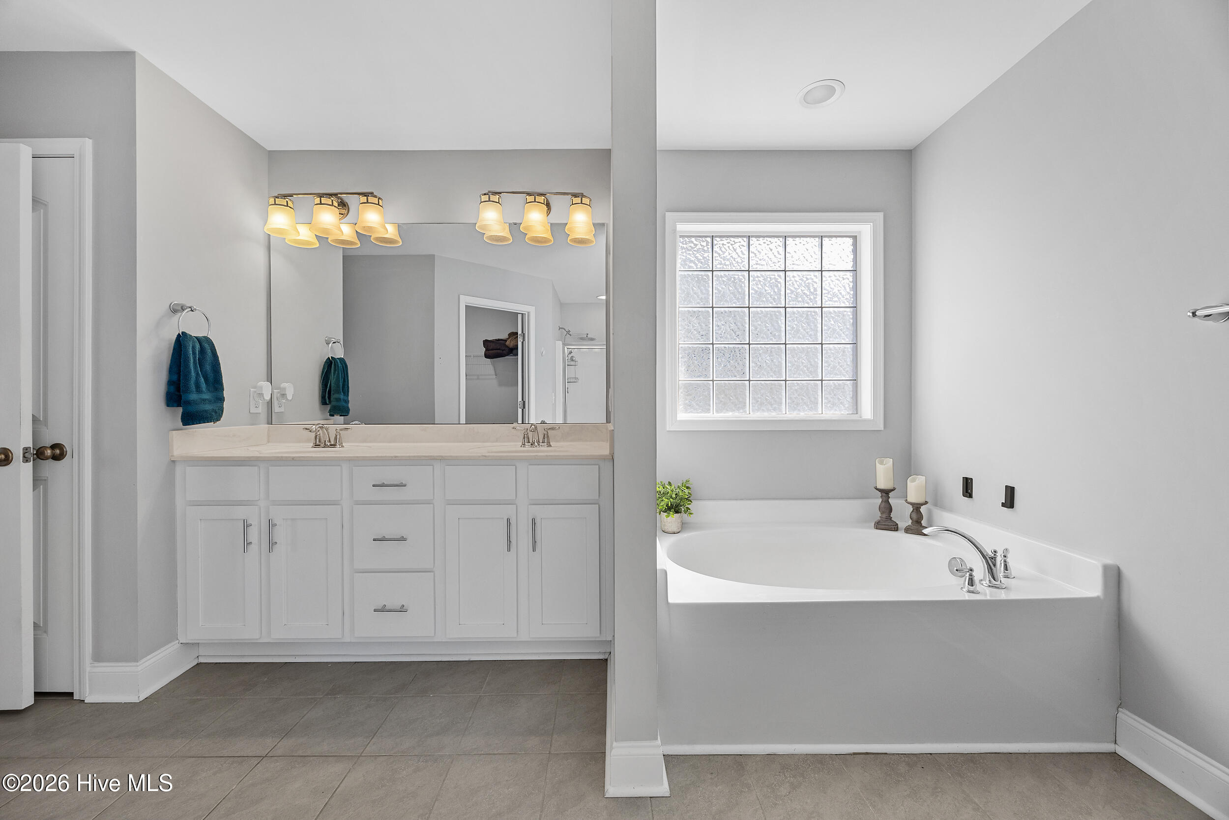 8564 Primm Forest Drive Leland, NC 28451 - Photo 15 of 28 20_bathroom