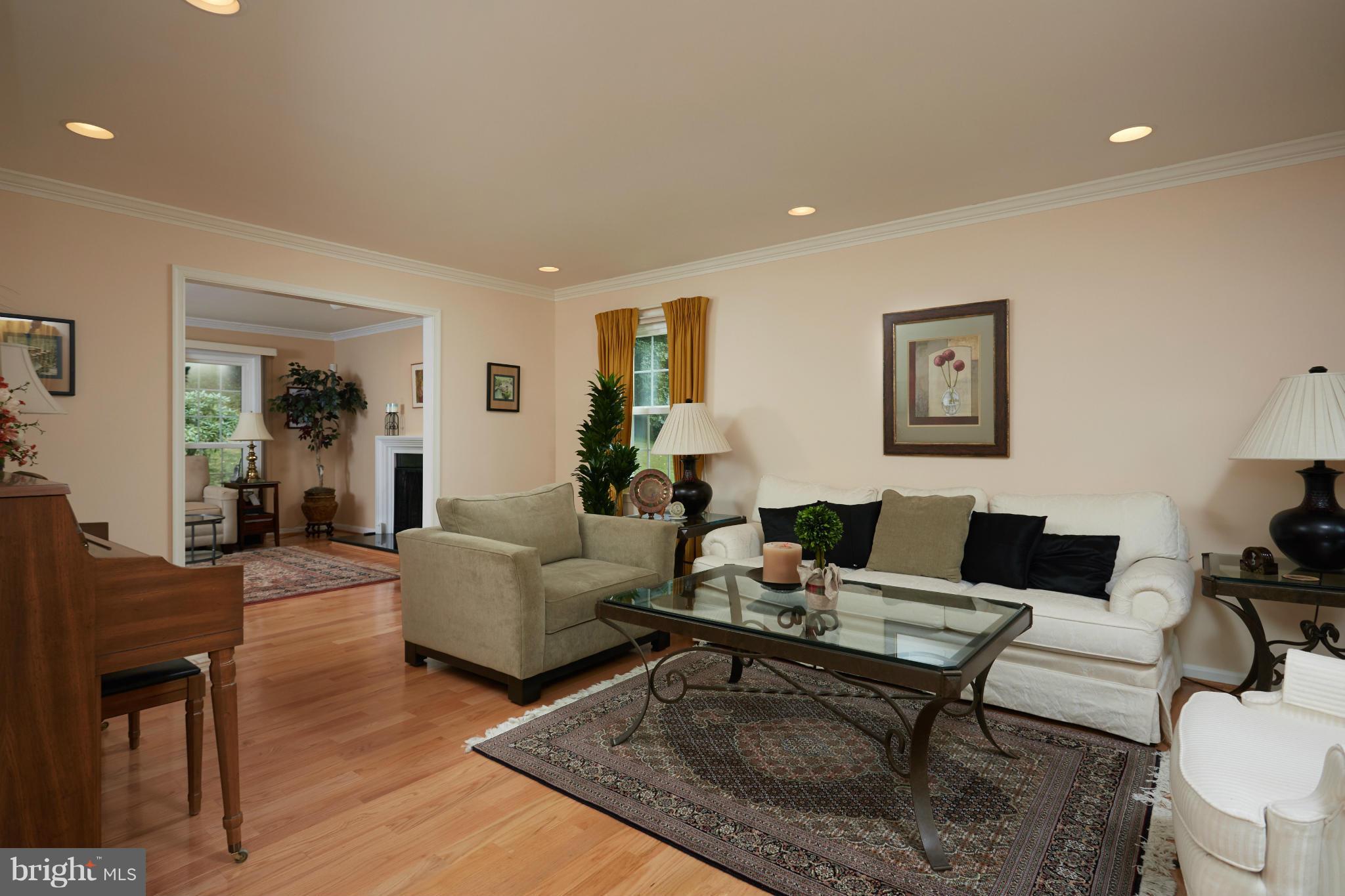 1928 Chapel Hill Road Silver Spring, MD 20906 - Photo 3 of 30 Living Room