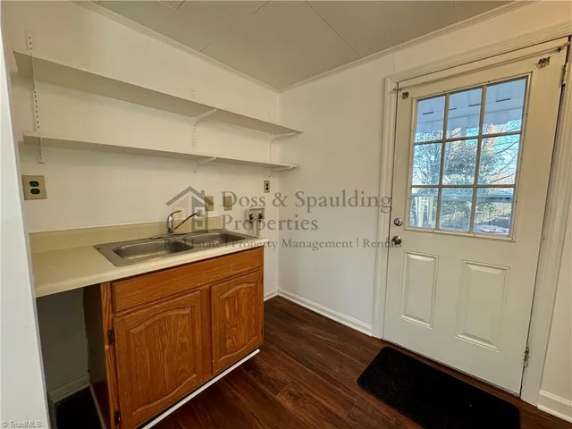 $1,900 | 1802 West Friendly Avenue, Greensboro, NC 27403