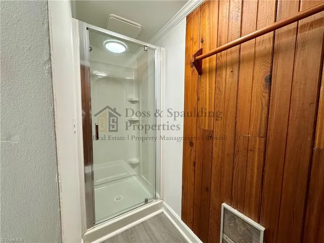 $1,900 | 1802 West Friendly Avenue, Greensboro, NC 27403