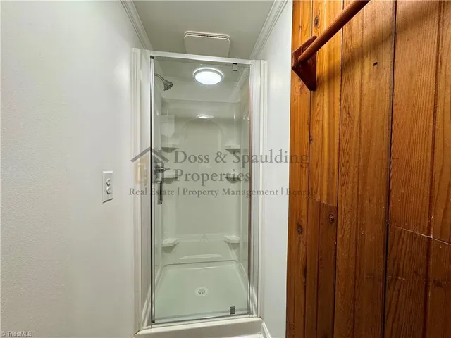 $1,900 | 1802 West Friendly Avenue, Greensboro, NC 27403