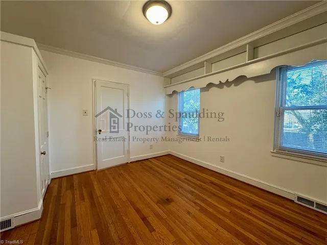 $1,900 | 1802 West Friendly Avenue, Greensboro, NC 27403