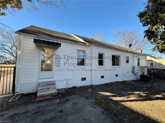 $1,900 | 1802 West Friendly Avenue, Greensboro, NC 27403