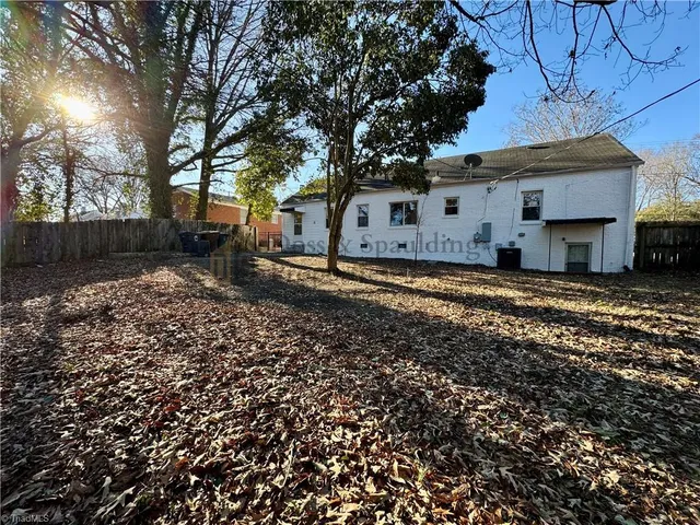 $1,900 | 1802 West Friendly Avenue, Greensboro, NC 27403