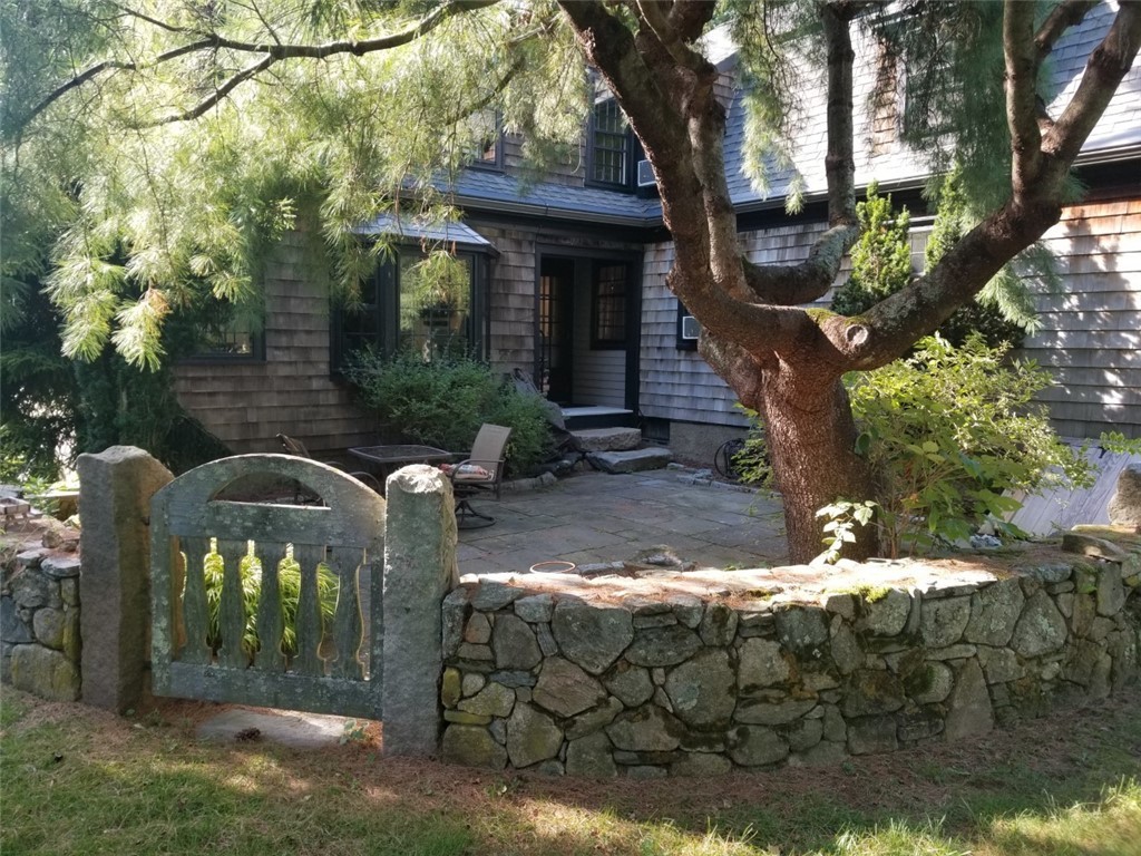 77 Weaver Road North Kingstown, RI 02852 - Photo 5 of 36 Gallery Image 5