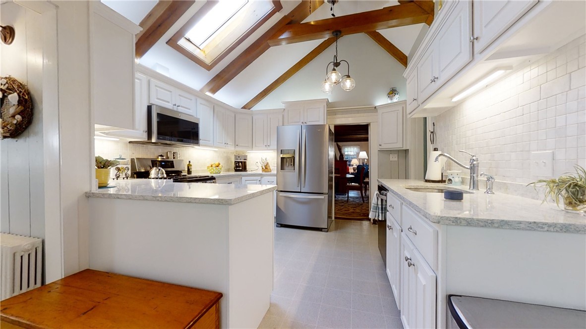 77 Weaver Road North Kingstown, RI 02852 - Photo 7 of 36 Gallery Image 7