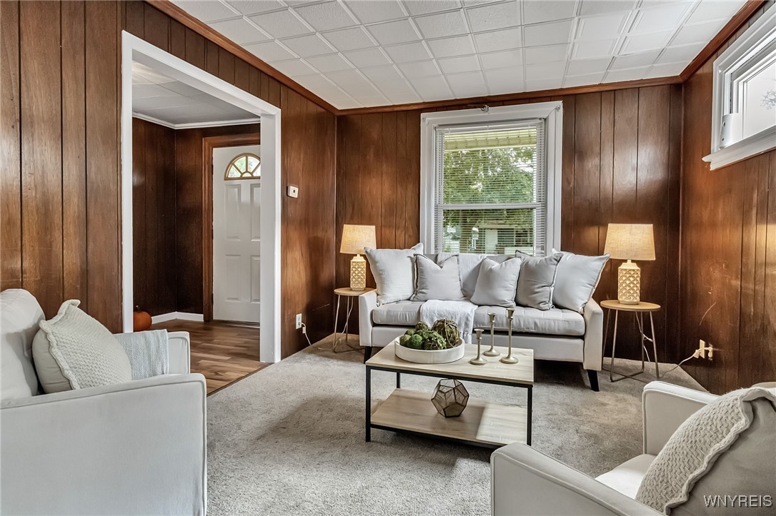 442 26th Street Niagara Falls, NY 14303 - Photo 12 of 27 Living room