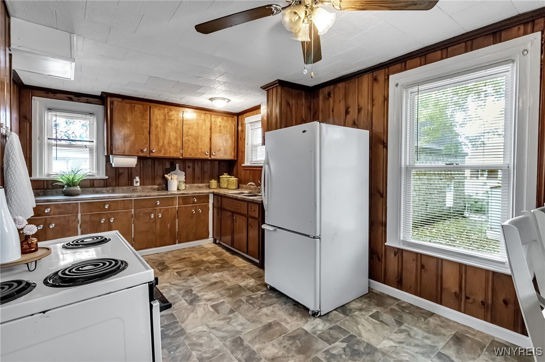 442 26th Street Niagara Falls, NY 14303 - Photo 17 of 27 Kitchen