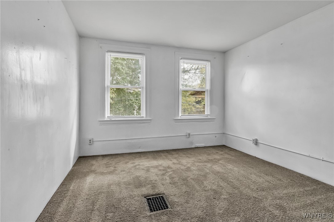 442 26th Street Niagara Falls, NY 14303 - Photo 18 of 27 Bedroom 1