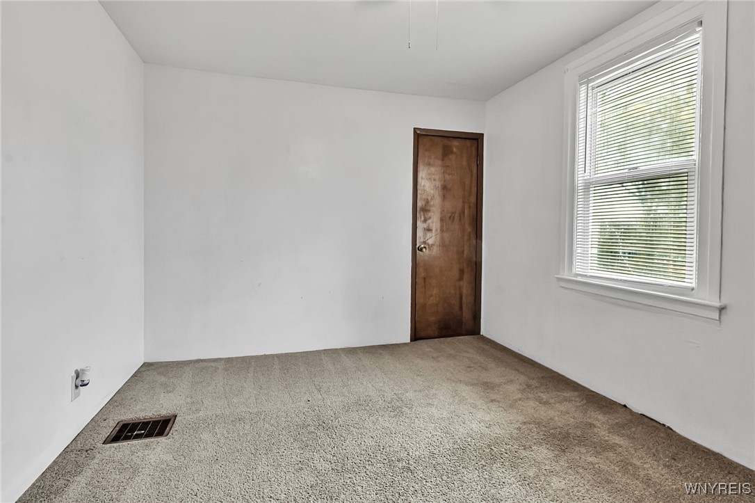 442 26th Street Niagara Falls, NY 14303 - Photo 20 of 27 Bedroom 2