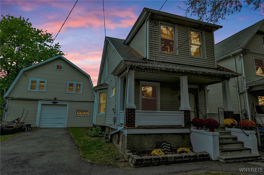 442 26th Street Niagara Falls, NY 14303 - Photo 3 of 27 Front of home