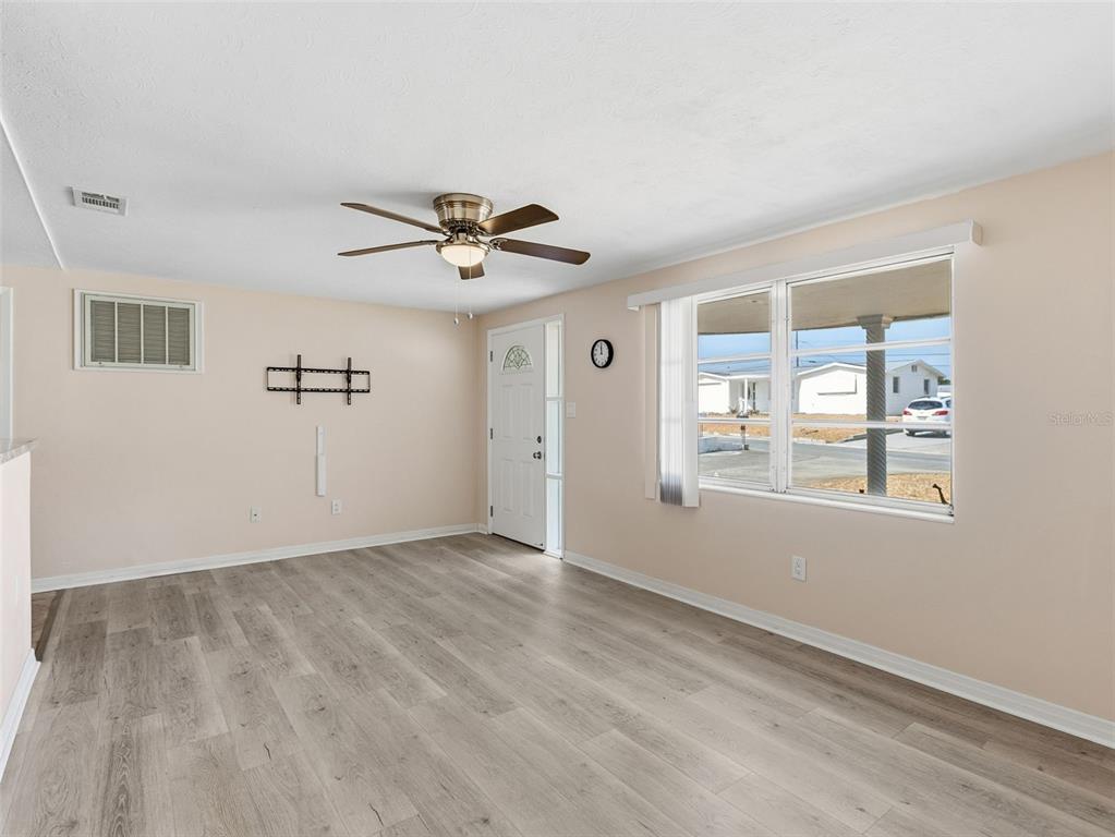 5032 Picture Avenue Holiday, FL 34690 - Photo 5 of 31