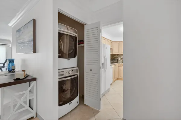 $4,300 | 4511 South Ocean Boulevard, Unit 1004, Highland Beach, FL 33487