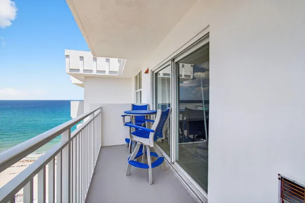 $4,300 | 4511 South Ocean Boulevard, Unit 1004, Highland Beach, FL 33487