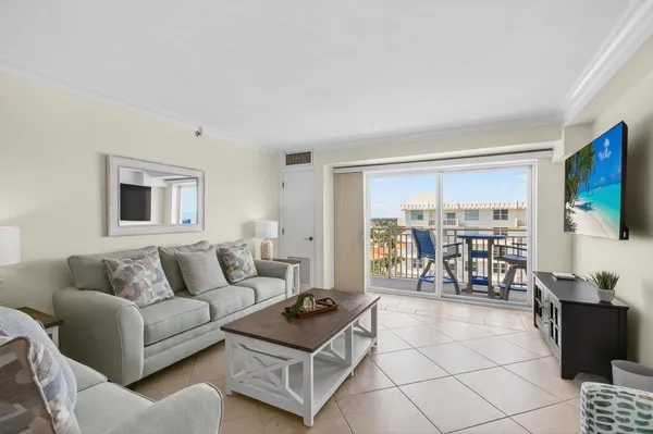 $4,300 | 4511 South Ocean Boulevard, Unit 1004, Highland Beach, FL 33487