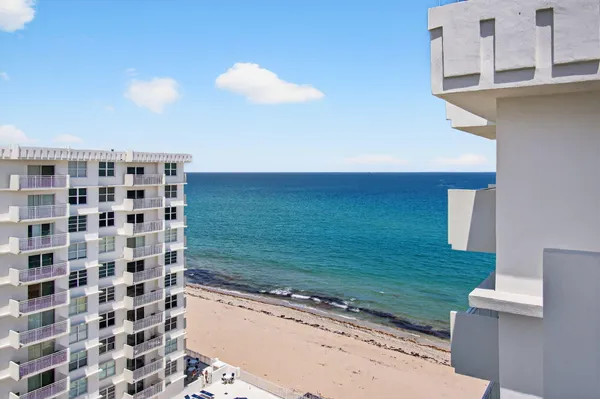 $4,300 | 4511 South Ocean Boulevard, Unit 1004, Highland Beach, FL 33487