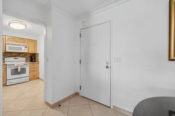 $4,300 | 4511 South Ocean Boulevard, Unit 1004, Highland Beach, FL 33487