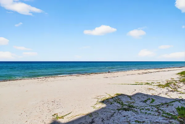 $4,300 | 4511 South Ocean Boulevard, Unit 1004, Highland Beach, FL 33487