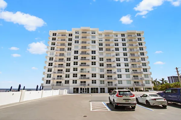 $4,300 | 4511 South Ocean Boulevard, Unit 1004, Highland Beach, FL 33487