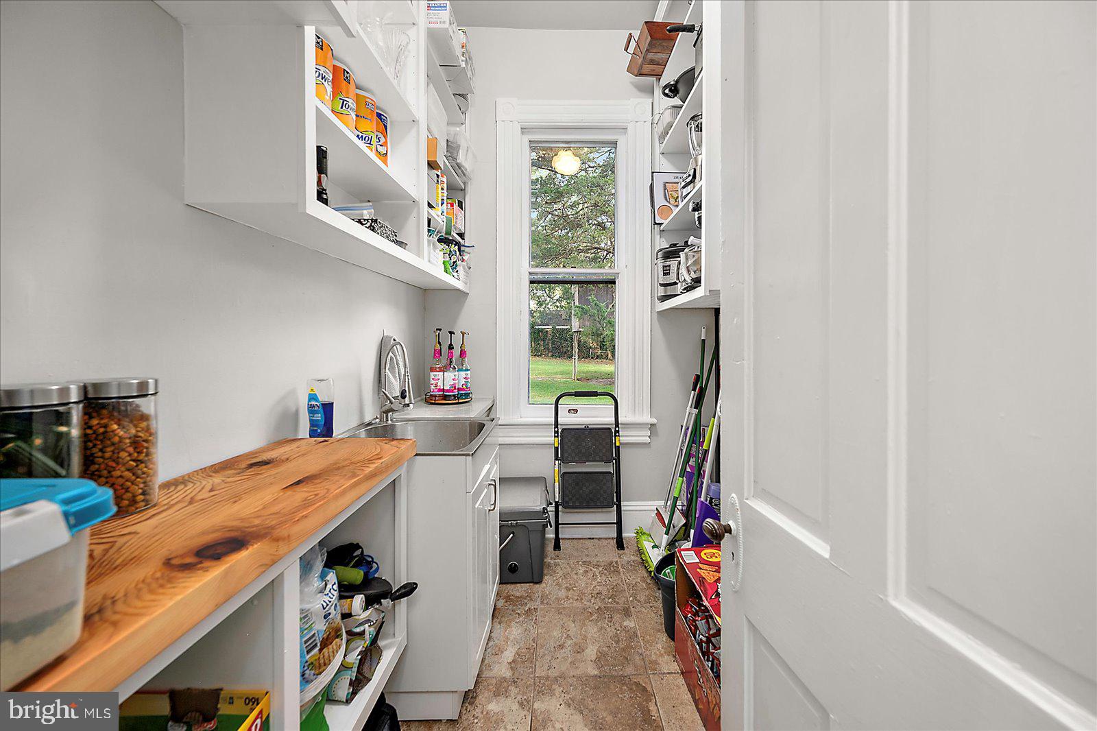 302 Middle Boulevard Salisbury, MD 21801 - Photo 40 of 102 Pantry & kitchen storage