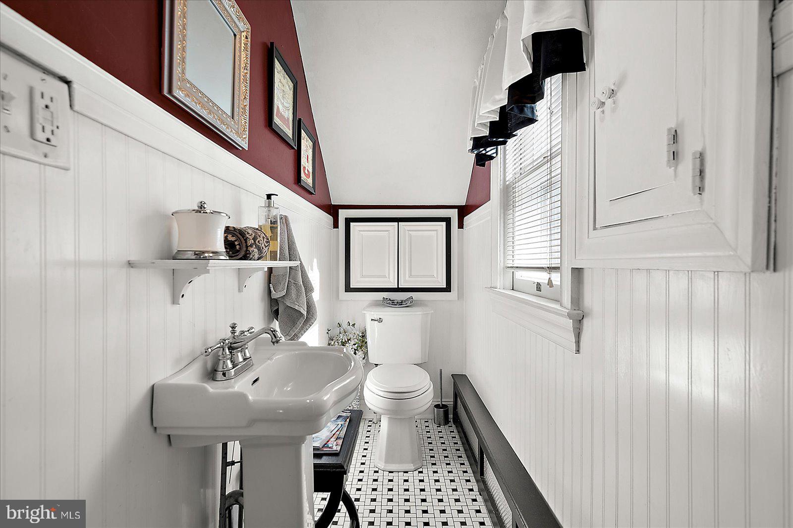 302 Middle Boulevard Salisbury, MD 21801 - Photo 41 of 102 1st floor half bath