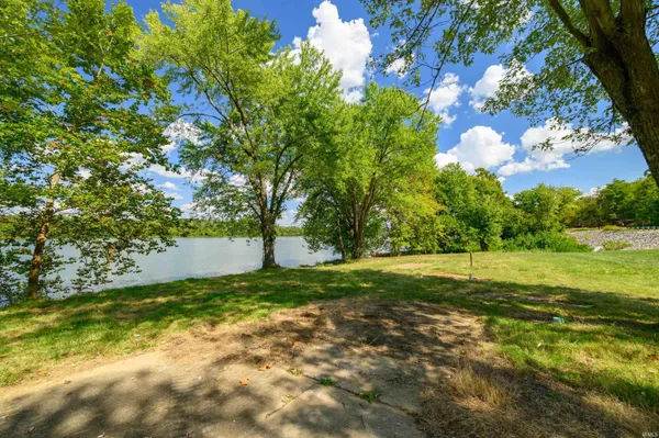 $44,500 | 2 State Road 156, Patriot, IN 47038