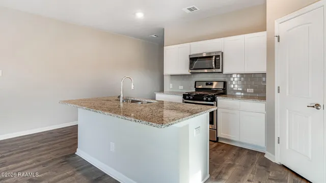 $334,000 | 130 Lake Ridge, Broussard, LA 70518