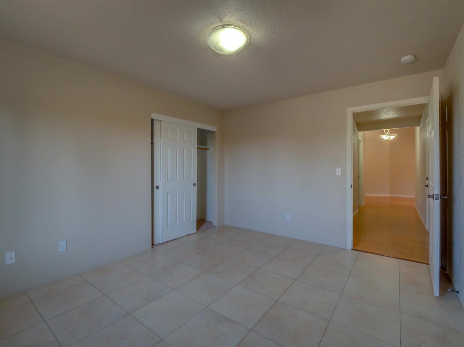 1535 Ridge Way Medford, OR 97504 - Photo 15 of 23 Second bedroom.