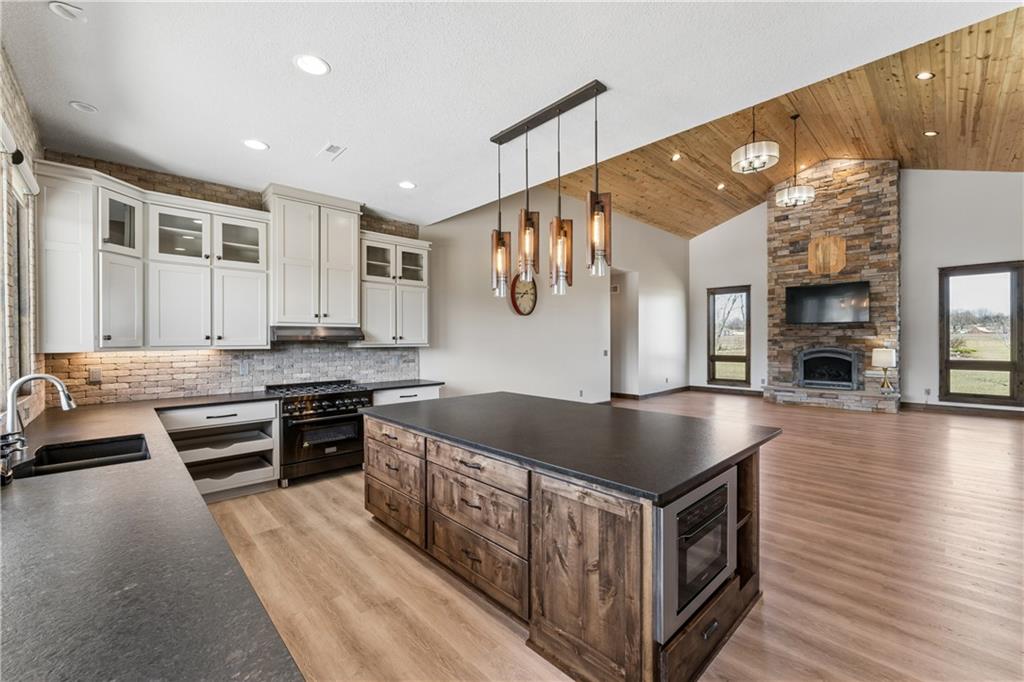 34456 Harmony Road Paola, KS 66071 - Photo 7 of 68